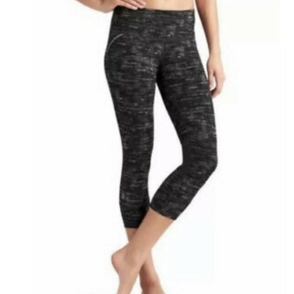 Athleta Relay Crop Leggings Paint Bucket Gray